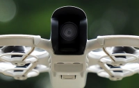 Osłona przeciwsłoneczna obiektywu Sunnylife NE-ZG898-D do DJI Neo (czarna)